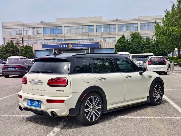 MINI CLUBMAN