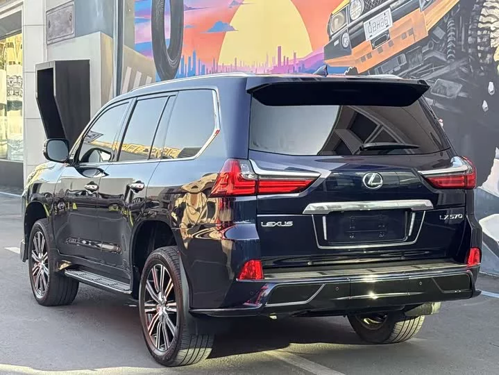 Lexus LX