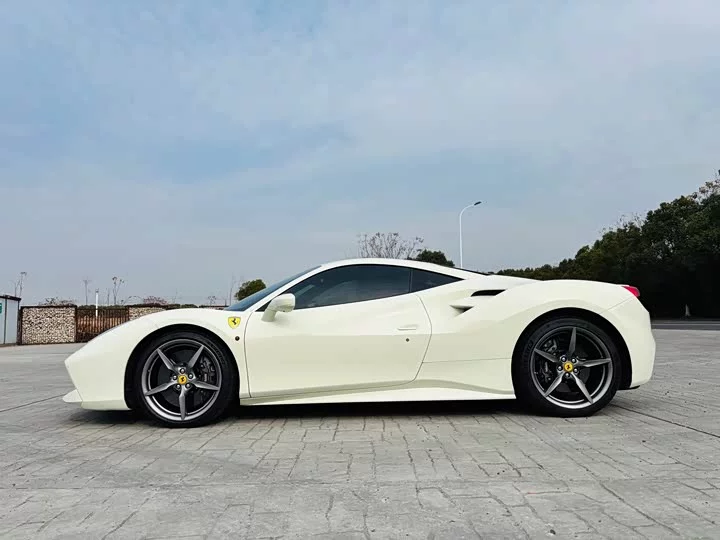 ferrari 488