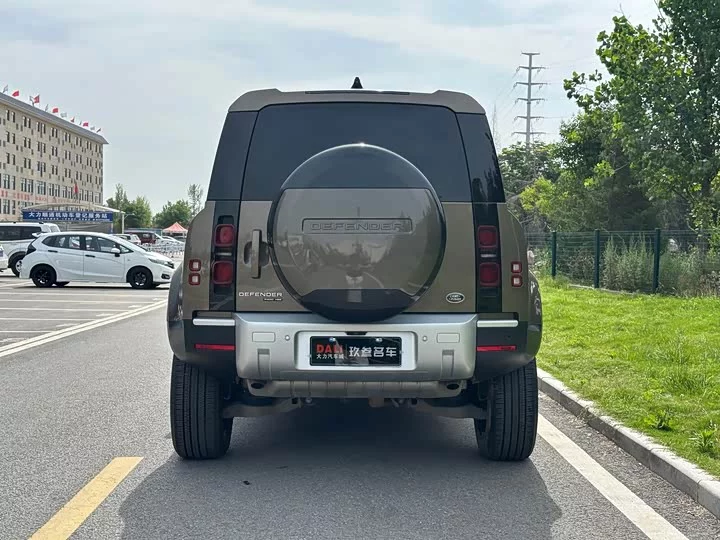 Land Rover guard