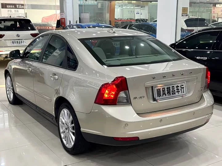 Volvo S40