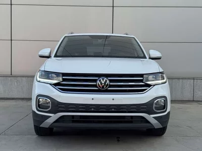 Volkswagen Explore the shadows
