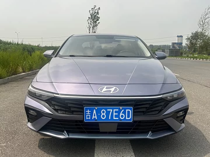 Hyundai Elantra
