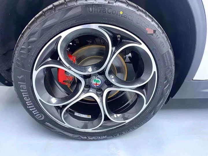 alfa romeo Stelvio