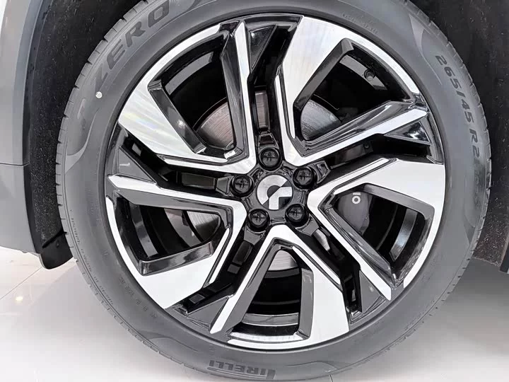 NIO ES6