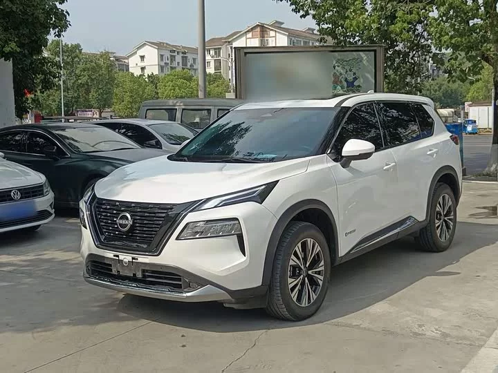 Nissan Qijun