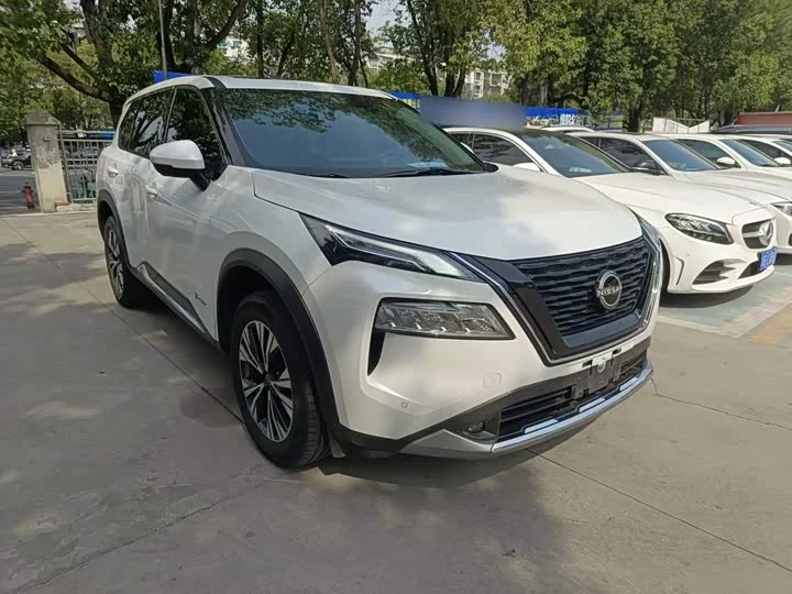 Nissan Qijun