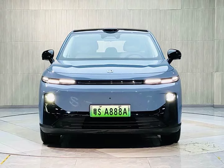 Leapmotor B10