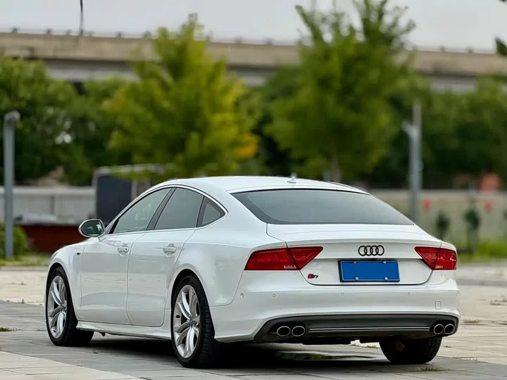 Audi S7