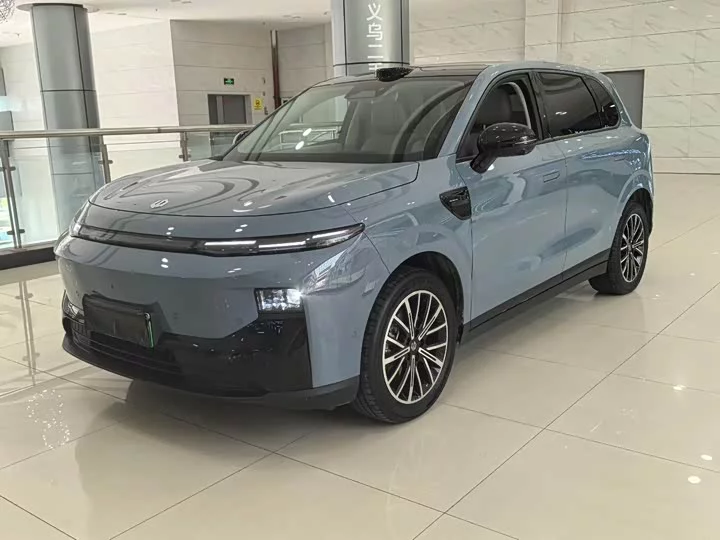 Leapmotor B10