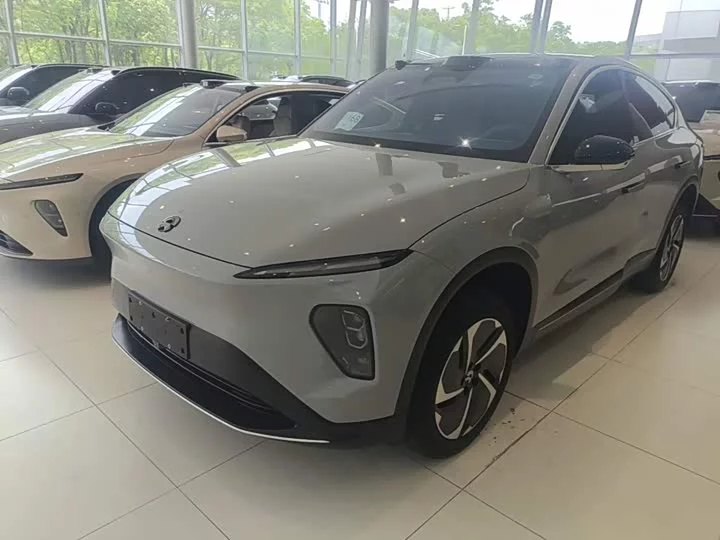 NIO EC7