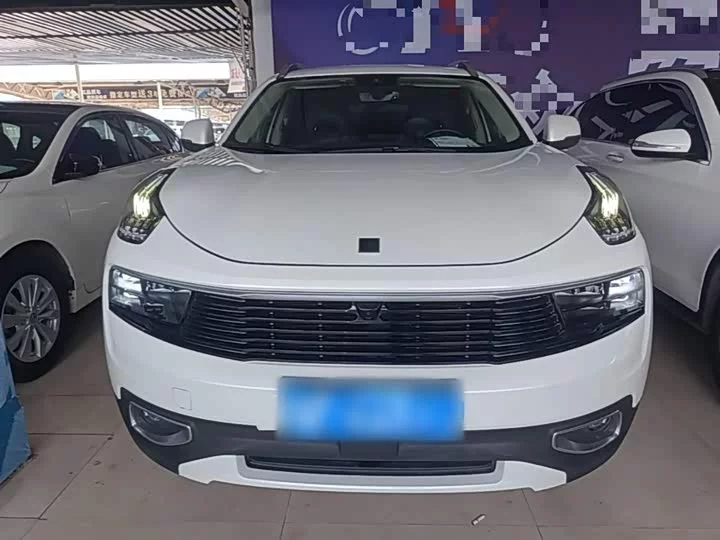 Lynk & Co 01