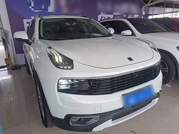 Lynk & Co 01