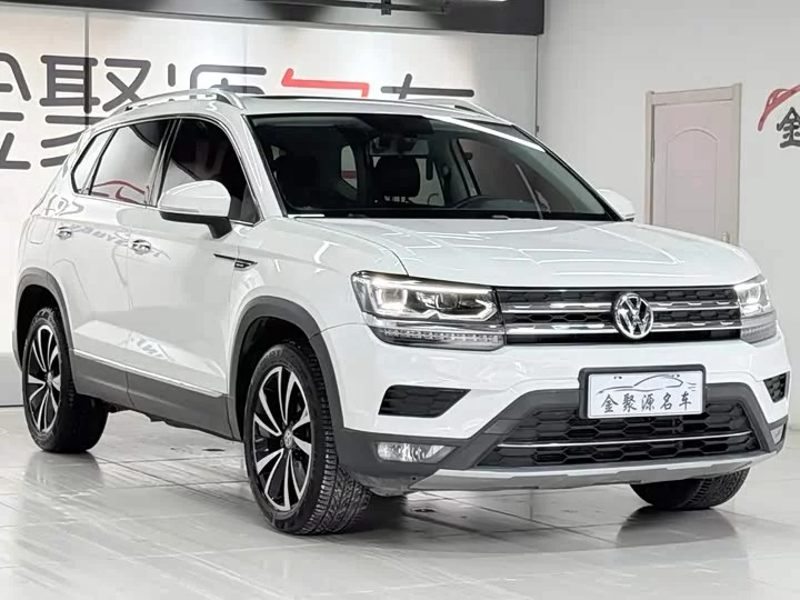 Volkswagen Tharu