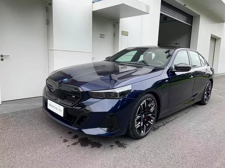 BMW i5 M60