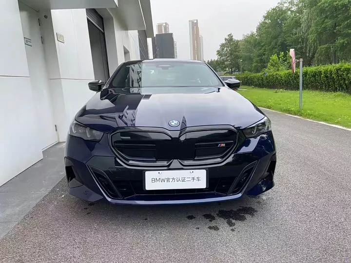 BMW i5 M60
