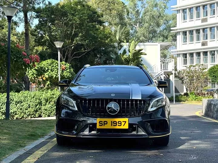 Mercedes-Benz GLA AMG