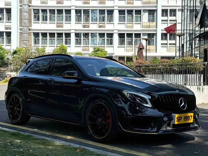 Mercedes-Benz GLA AMG