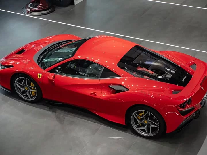 ferrari F8