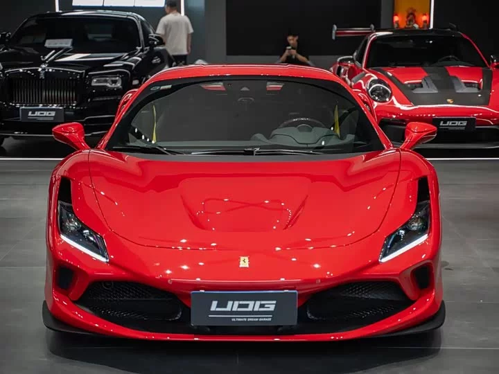 ferrari F8