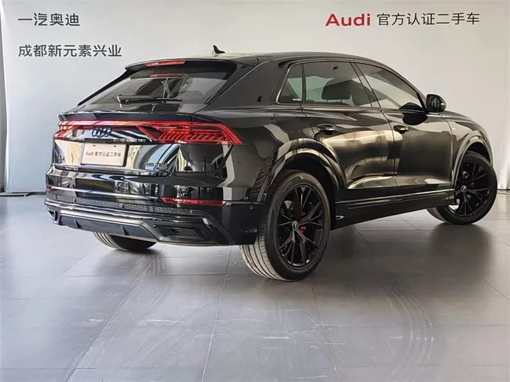 Audi Q8