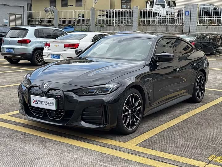 BMW i4