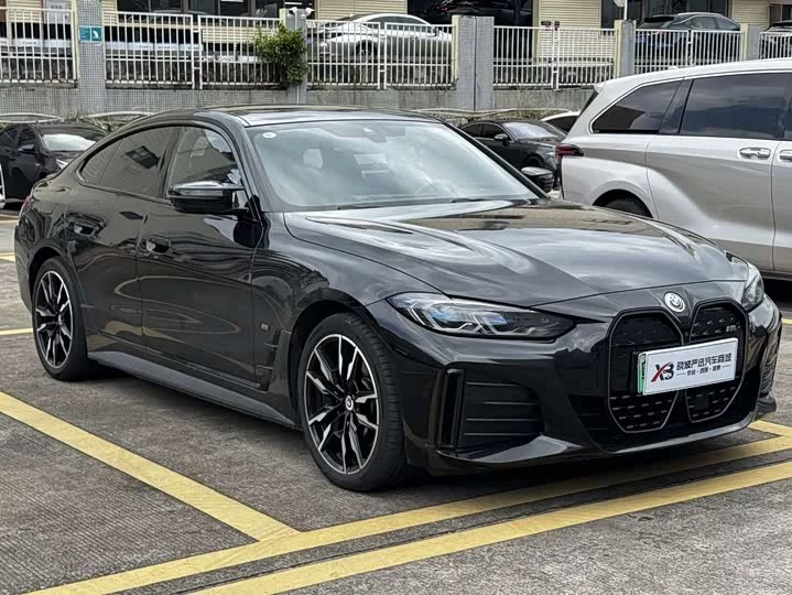 BMW i4