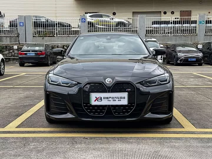 BMW i4