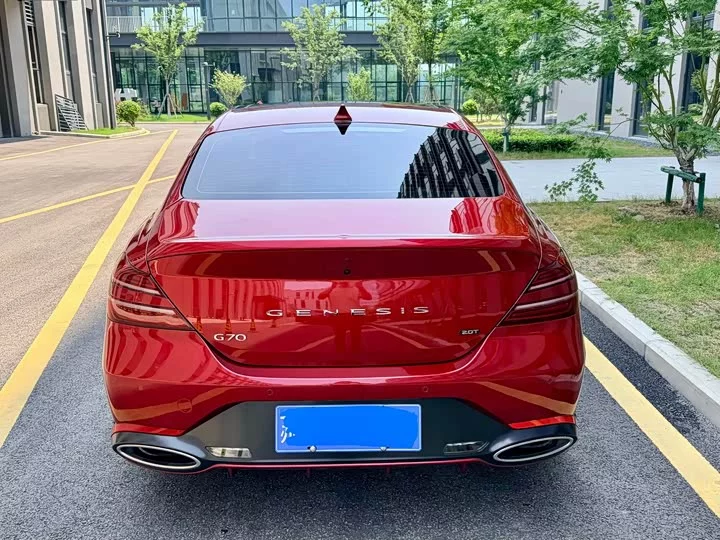 Genesis G70