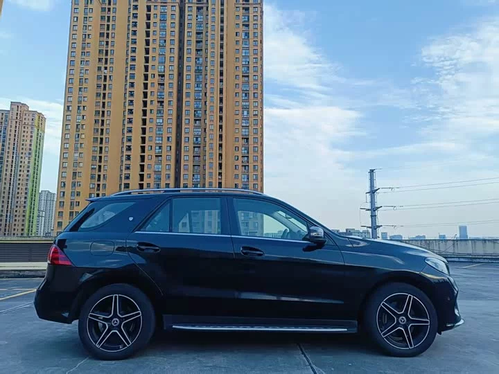 Mercedes-Benz GLE (Imported)