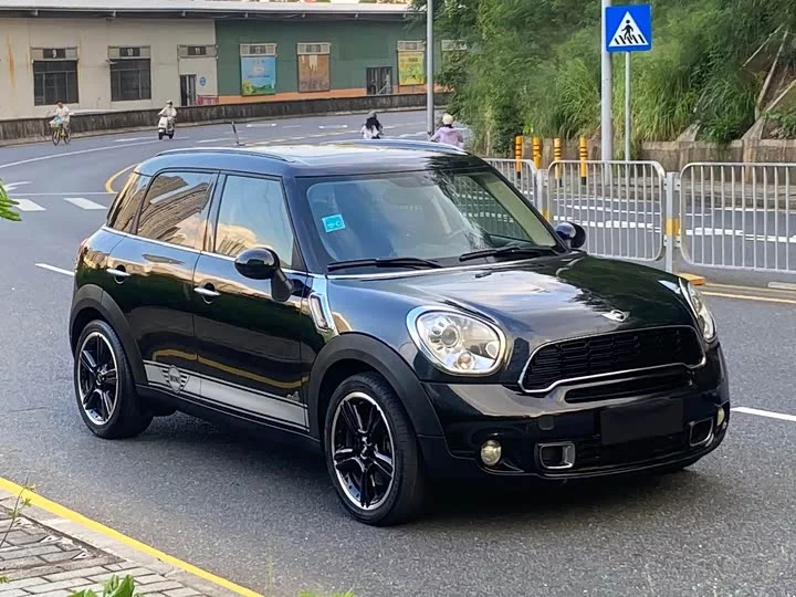 MINI COUNTRYMAN