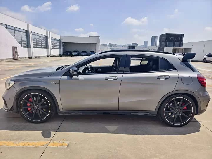 Mercedes-Benz GLA AMG