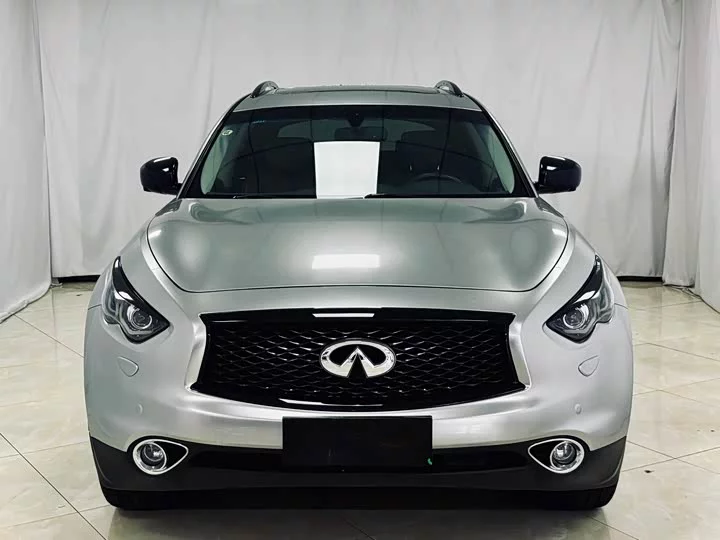 Infiniti QX70