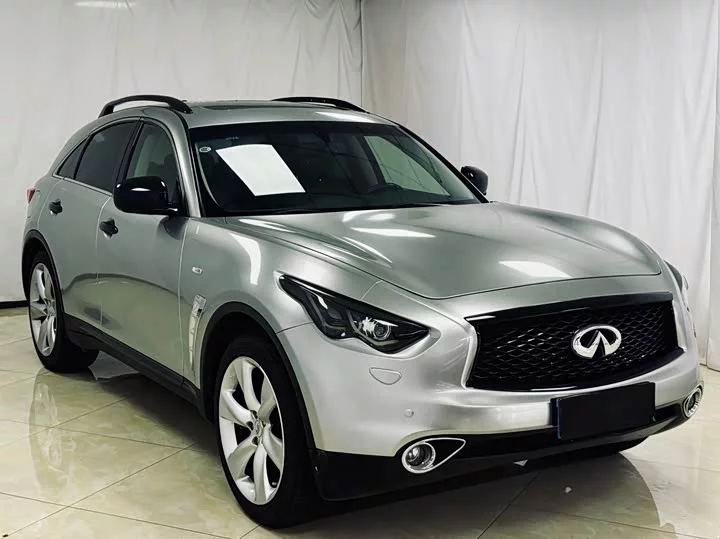 Infiniti QX70