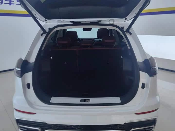 Hongqi HS5