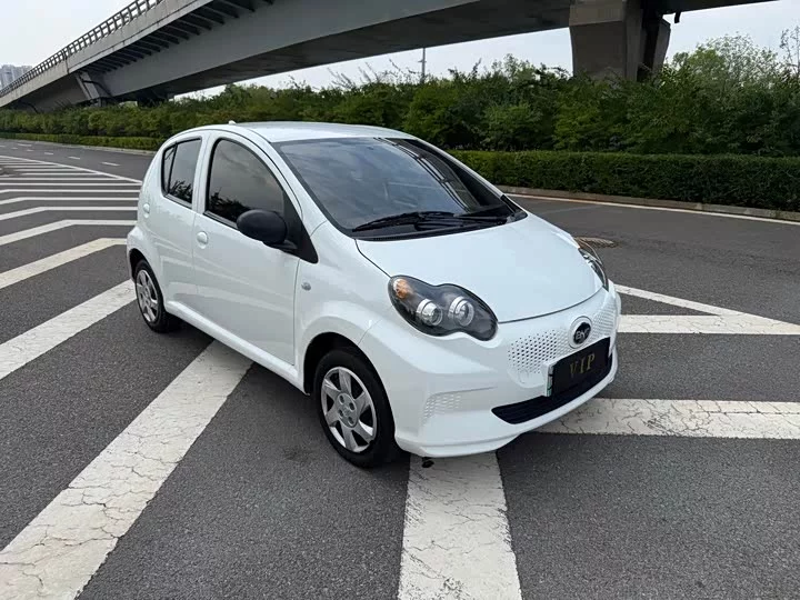 BYD e1