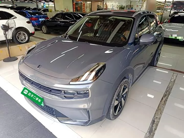 Lynk & Co 06 EM-P
