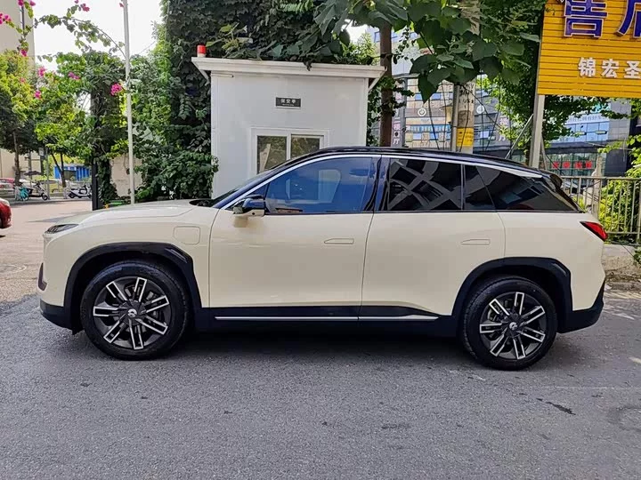 NIO ES6