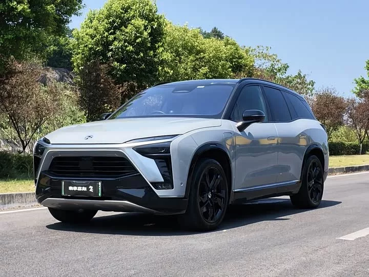NIO ES8