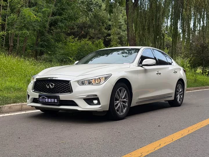 Infiniti Q50L