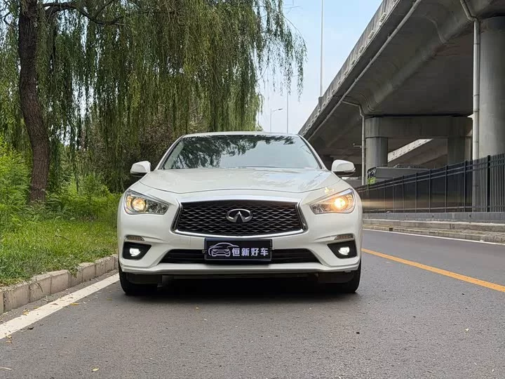 Infiniti Q50L
