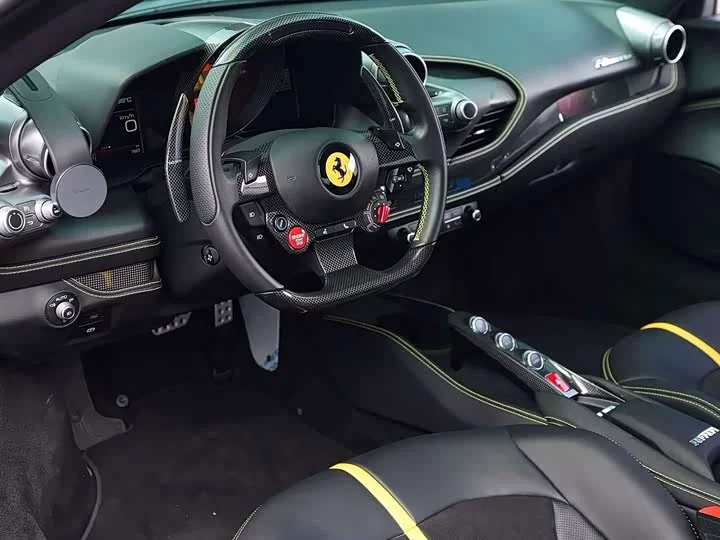 ferrari F8