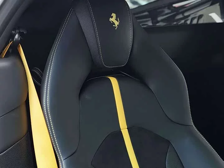 ferrari F8