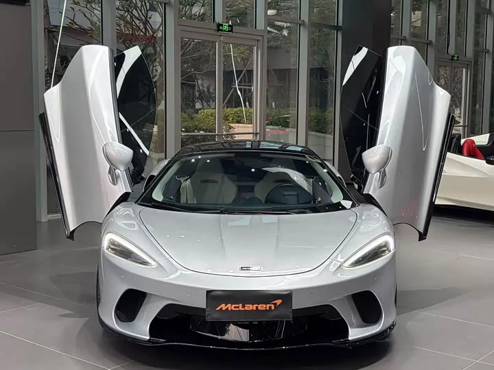 McLaren GT