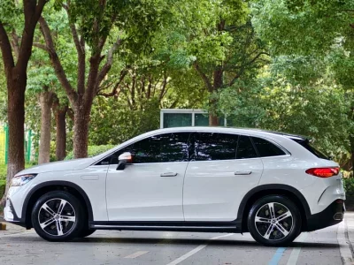 Mercedes-Benz EQE SUV
