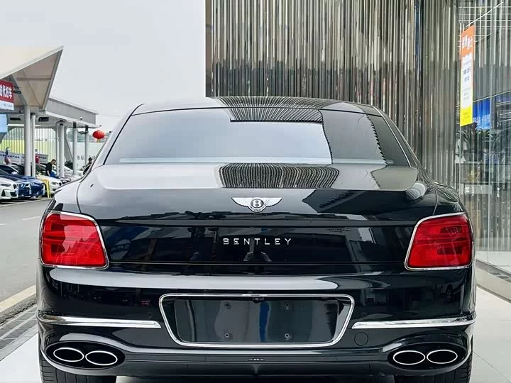 Bentley galloping