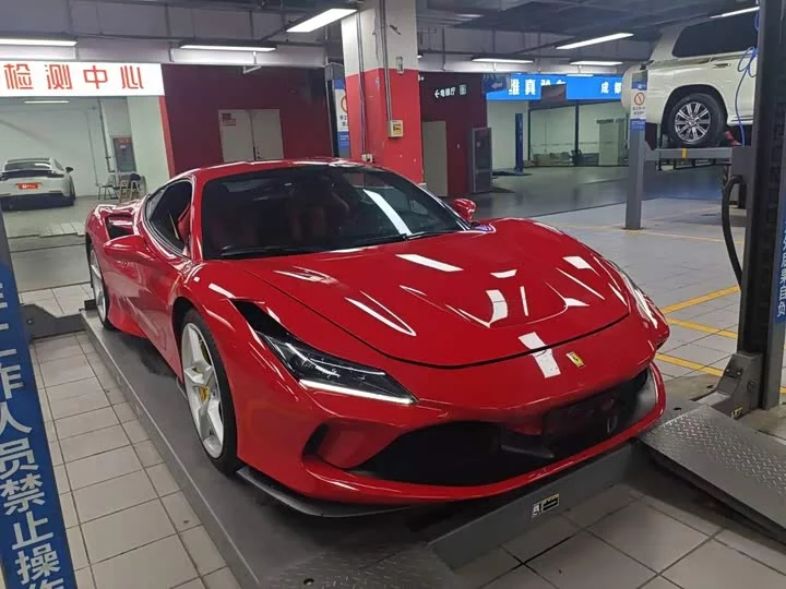 ferrari F8