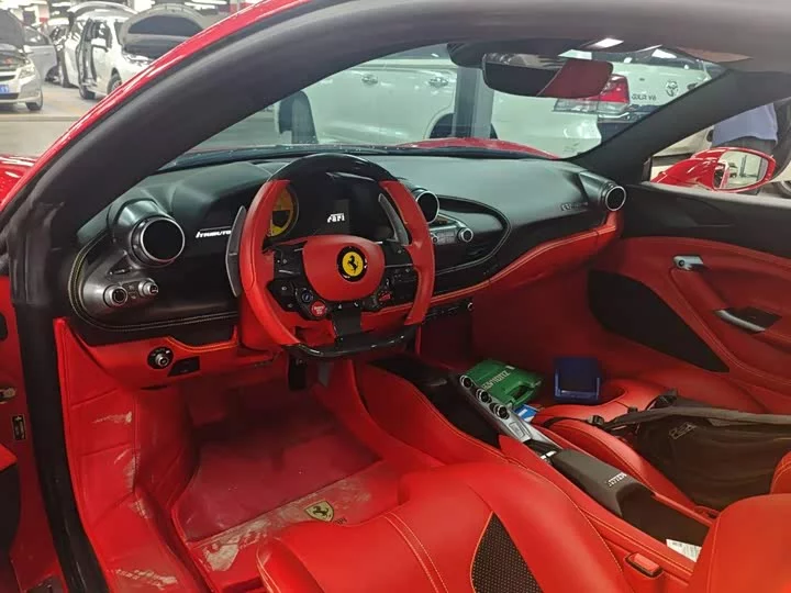 ferrari F8