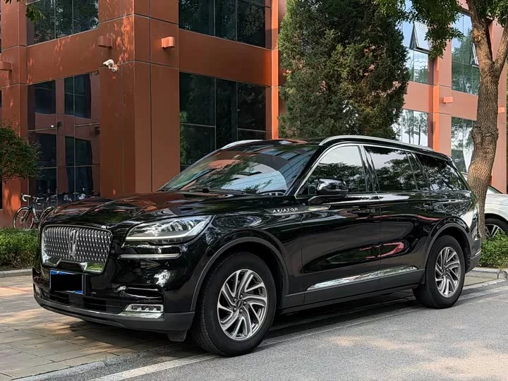 Lincoln aviator