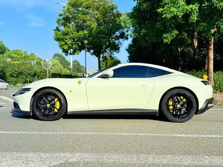 ferrari Roma